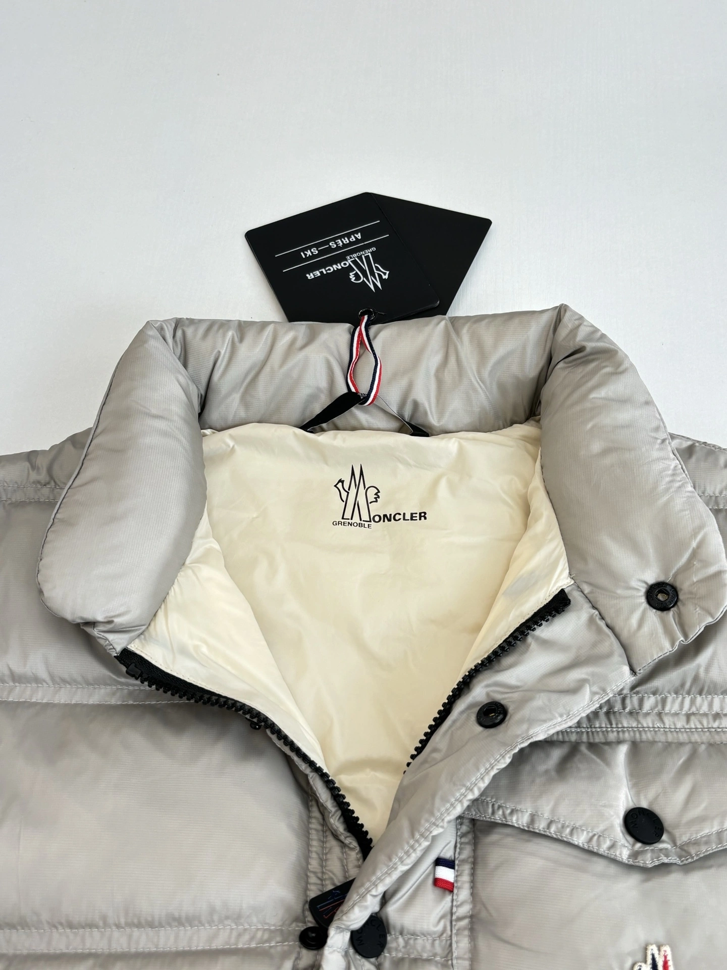 wg.luxury-- 7o9385r Down jacket nylon 2colour item:E-F363I0617-2